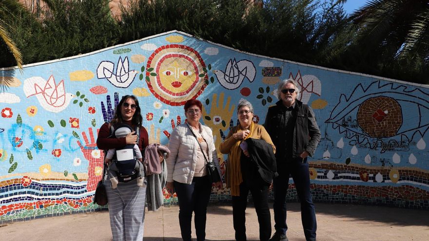 La Asociación La Palabra denuncia que hay pisos en Las Moreras donde se va la luz