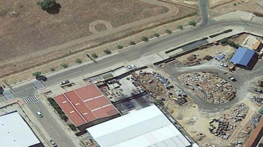 Muere un trabajador por un golpe en la cabeza en un taller de Navalvillar Pela, en Badajoz