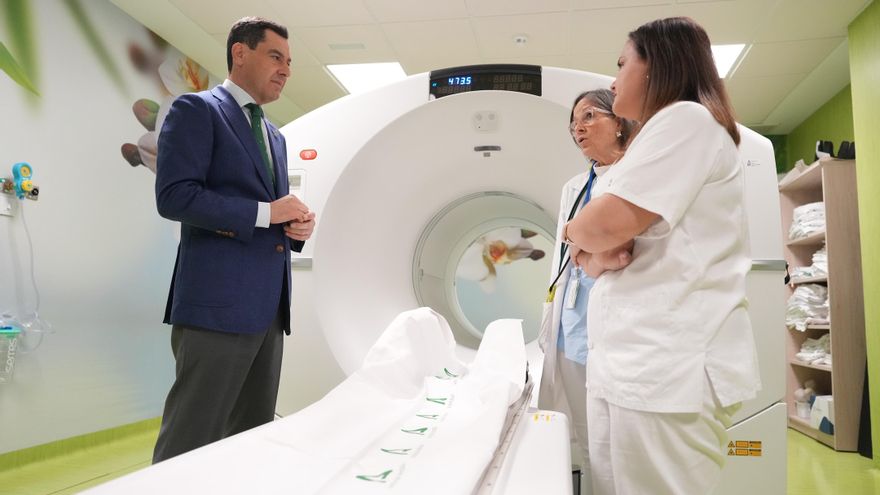 Moreno pide a los sindicatos sanitarios en huelga que firmen un escrito de la Junta para exigir a Sánchez más financiación