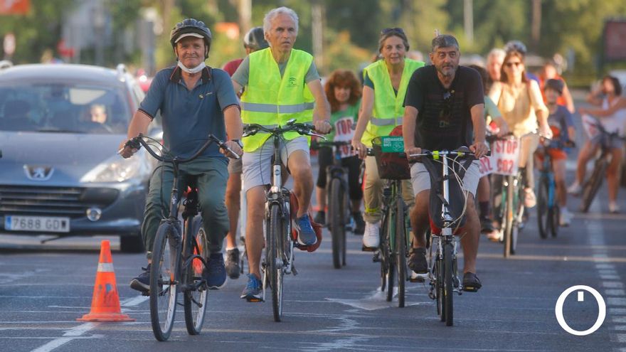 Concentración de Rebelión por el Clima Córdoba y Plataforma Carril Bici