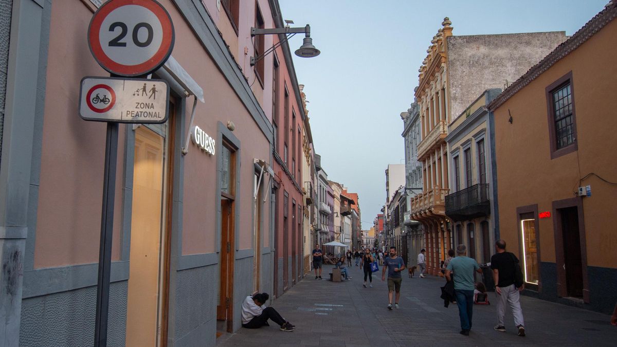 Una de las calles peatonales del casco histórico de La Laguna