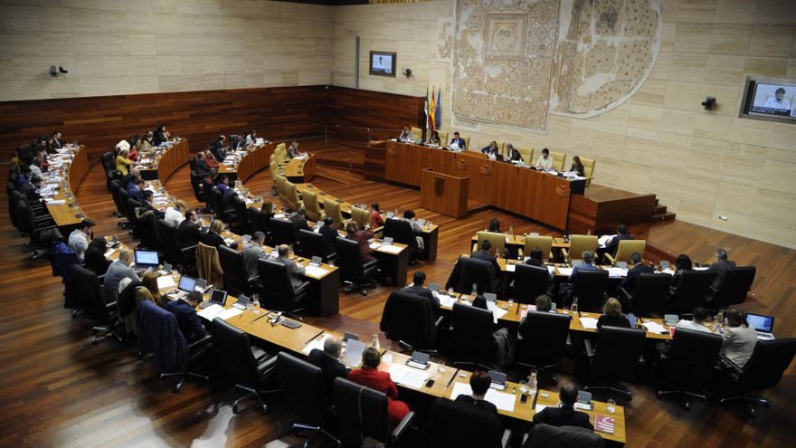 Vara retrasa la constitución de la Asamblea de Extremadura hasta el 20 de junio