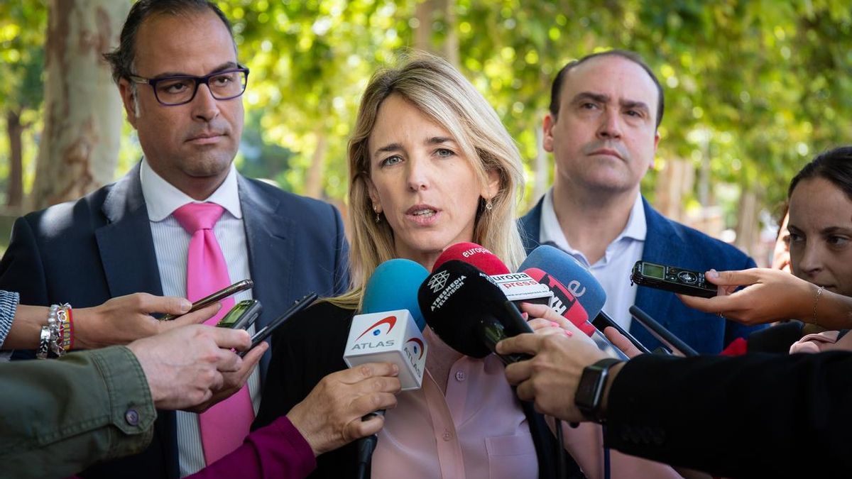 Álvarez de Toledo llama "mujer florero" a Montero tras la oferta de Vicepresidencia social y Podemos lo afea