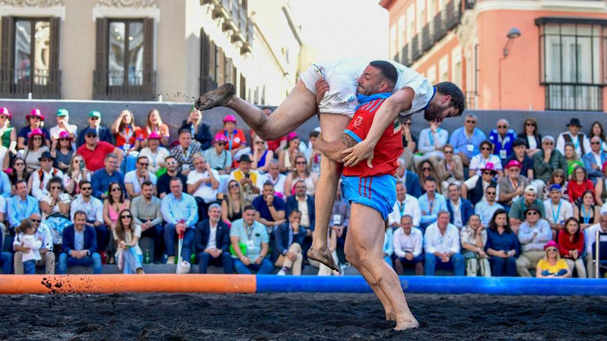 Una luchada histórica invade Madrid con 24 toneladas de arena volcánica