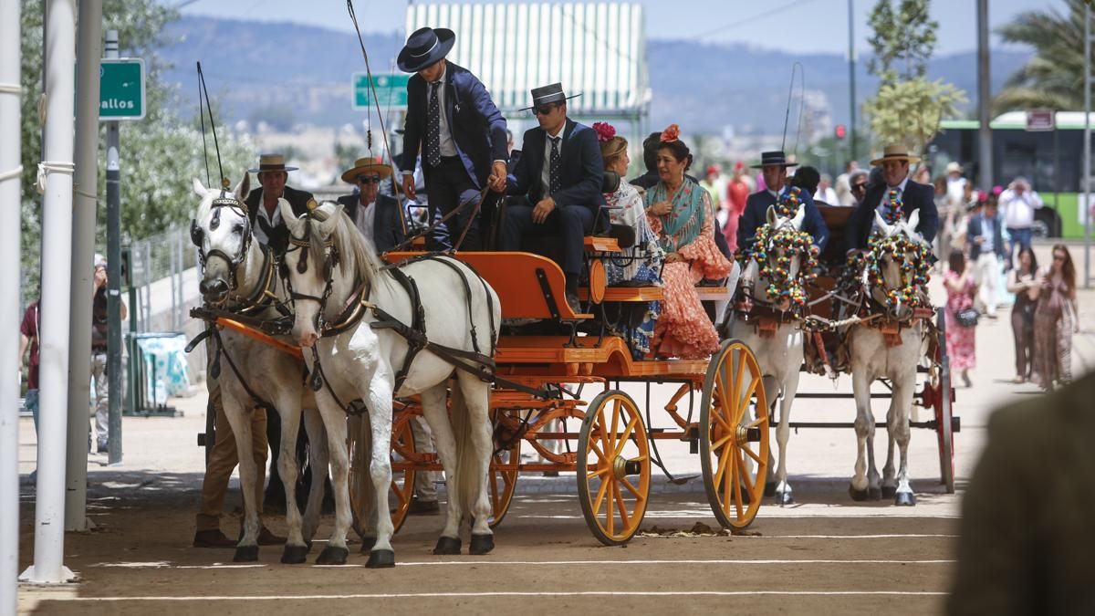 XI Exhibición de carruajes de tradición y llegada del estandarte de la Virgen de la Salud