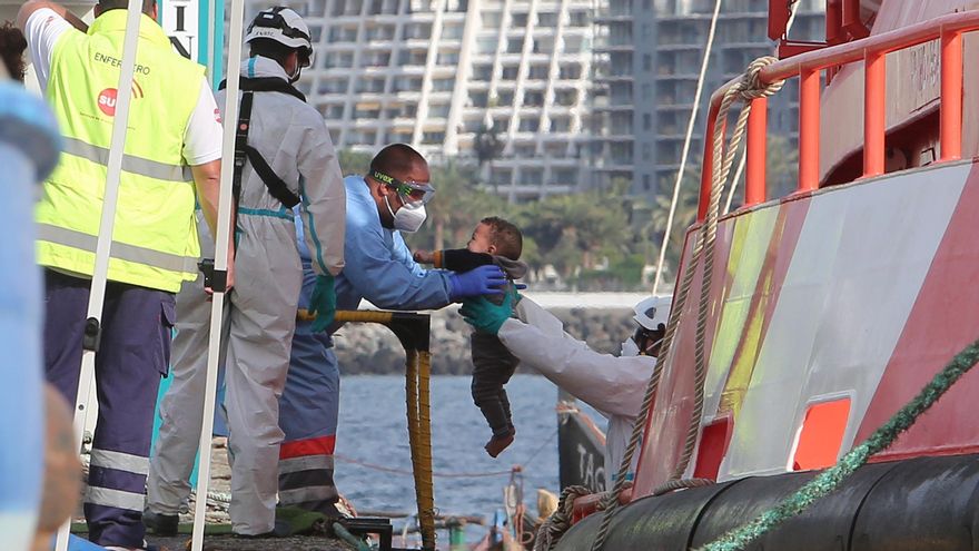 Un bebé desembarca en el sur de Gran Canaria tras varios días en patera