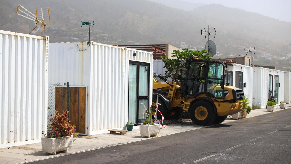 En Los Llanos de Aridane ya se han retirado 11 de las 85 viviendas contenedor.