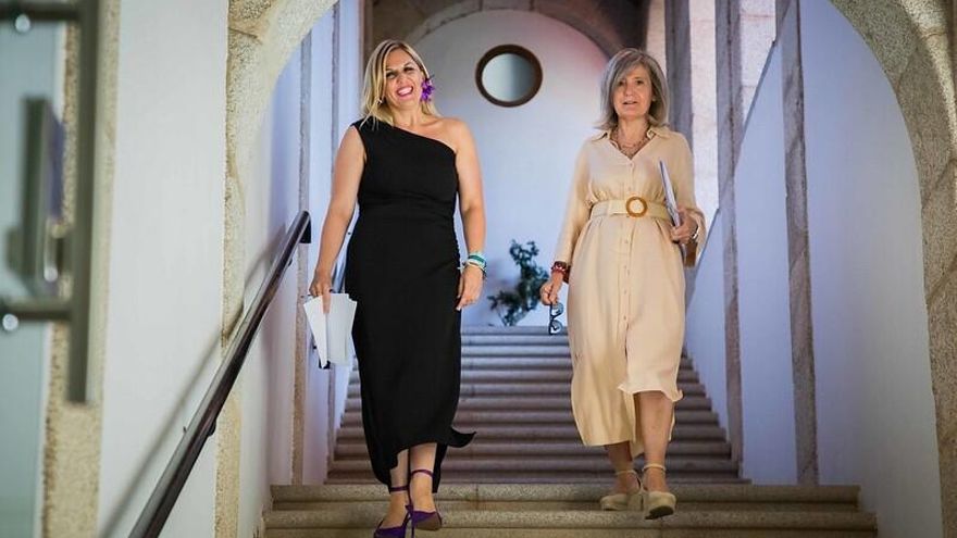 Guardiola reajusta su Gobierno a mitad de legislatura: Elena Manzano, nueva portavoz de la Junta de Extremadura