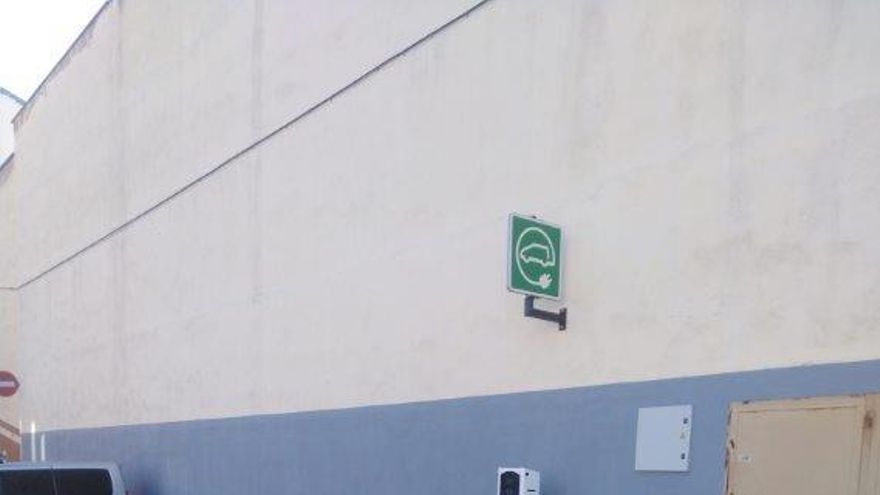 Calahorra habilita su primer punto de recarga de vehículos eléctricos