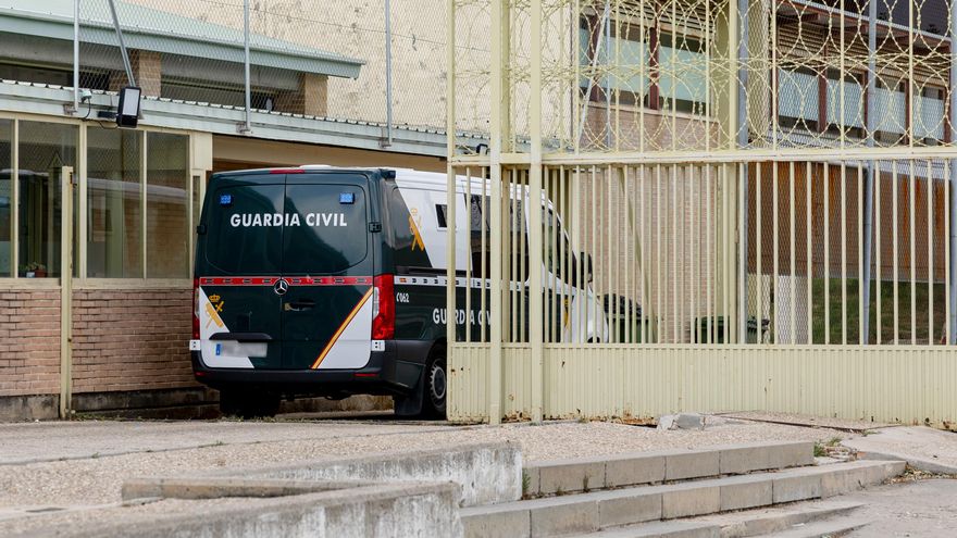 Imagen de archivo de la cárcel madrileña de Soto del Real el día del ingreso de Santos Cerdán. EFE/Daniel González