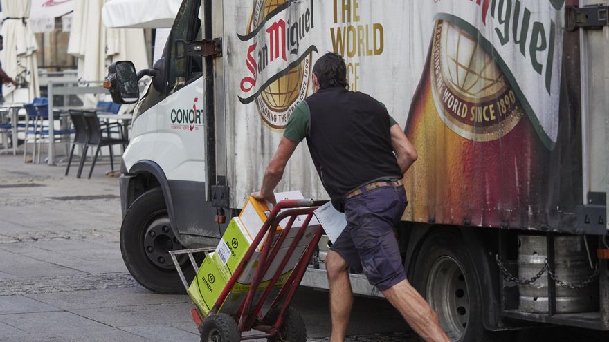 Navarra creó 2.916 empleos en octubre, pero el número de parados aumentó en 476 personas