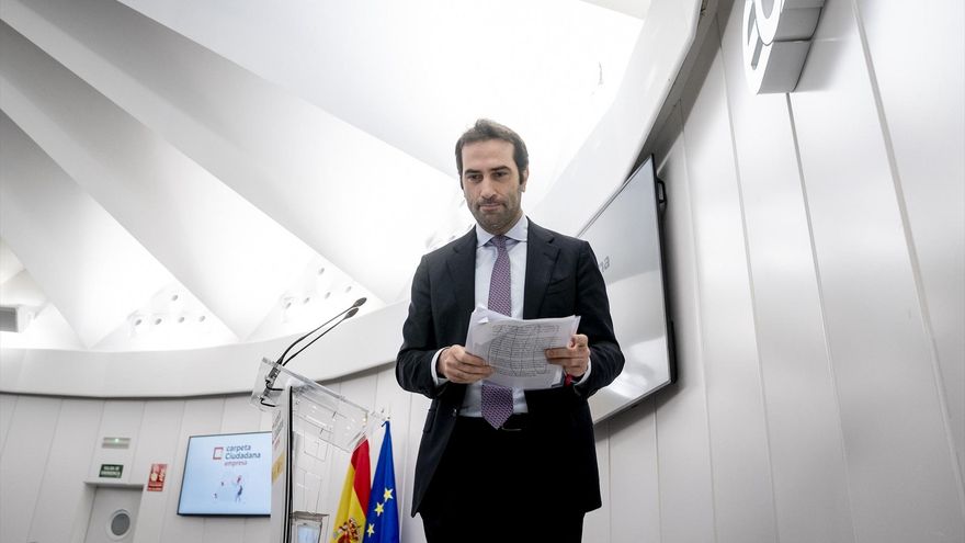 Cuerpo señala que "los 'hombres de negro' vendrán a España" por última vez en 2025 por el rescate de los bancos