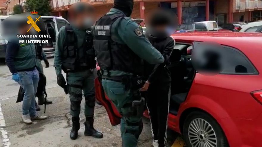 Detenidos tres menores de los Trinitarios por machetear a un joven en Madrid