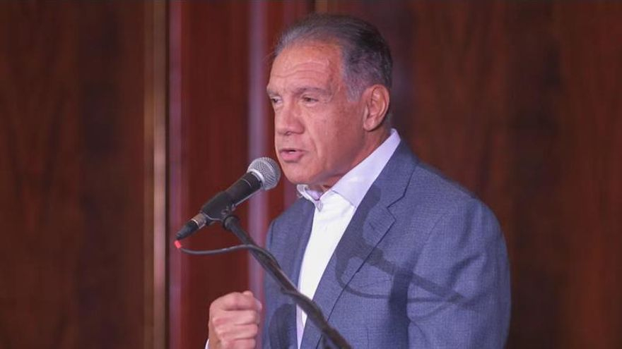 Daniel Hadad dice que no será candidato, pero se mueve como si todavía no lo hubiera decidido