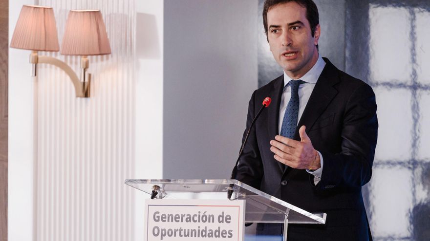 El ministro de Economía, Carlos Cuerpo, interviene durante el foro 'Generación de Oportunidades', en el Hotel Rosewood Villa Magna, a 2 de abril de 2025, en Madrid (España). 'Generación de Oportunidades' es la plataforma creada por Europa Press en colabor
