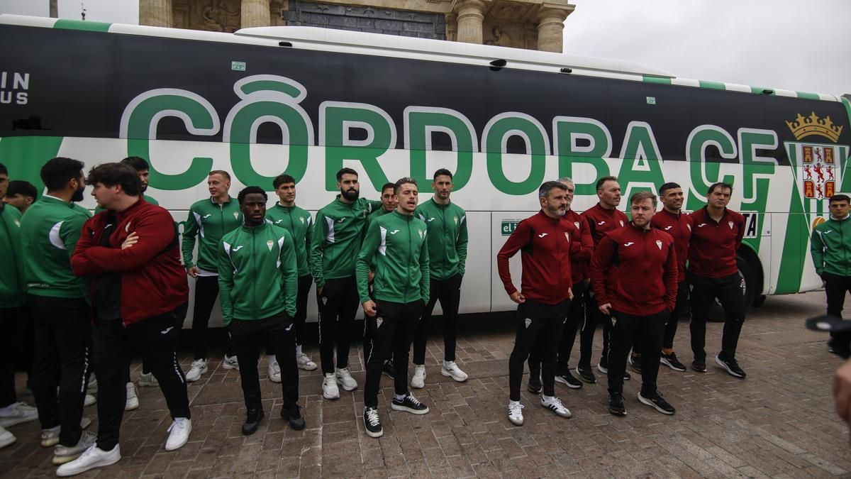Presentación del nuevo autobús del Córdoba CF