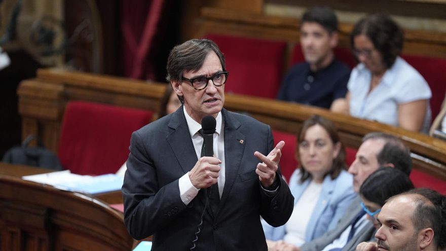 El presidente de la Generalitat, Salvador Illa, en una intervención durante la sesión de control al Govern en el Parlament, este martes