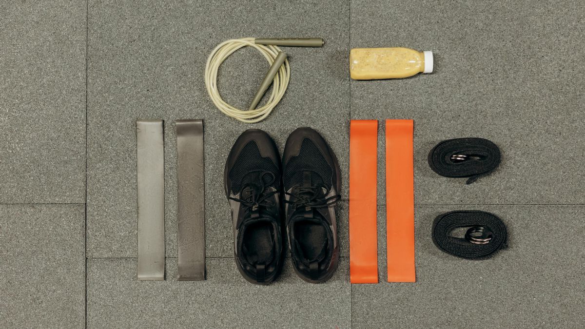 El entrenador Mario Peña explica cómo montar un gimnasio básico en casa sin arruinarte: "Recomiendo cosas que no superan los 50 euros"