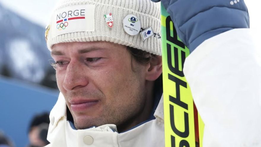 El biatleta Sturla Holm Laegreid sube al podio con un bronce y cuenta en público una infidelidad a su pareja: "Hace seis meses conocí al amor de mi vida y he fallado"