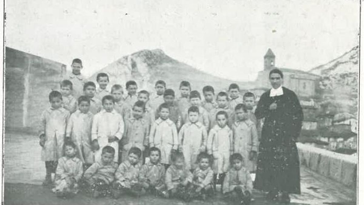 Nieva de Cameros celebra este sábado el centenario de la fundación de su colegio