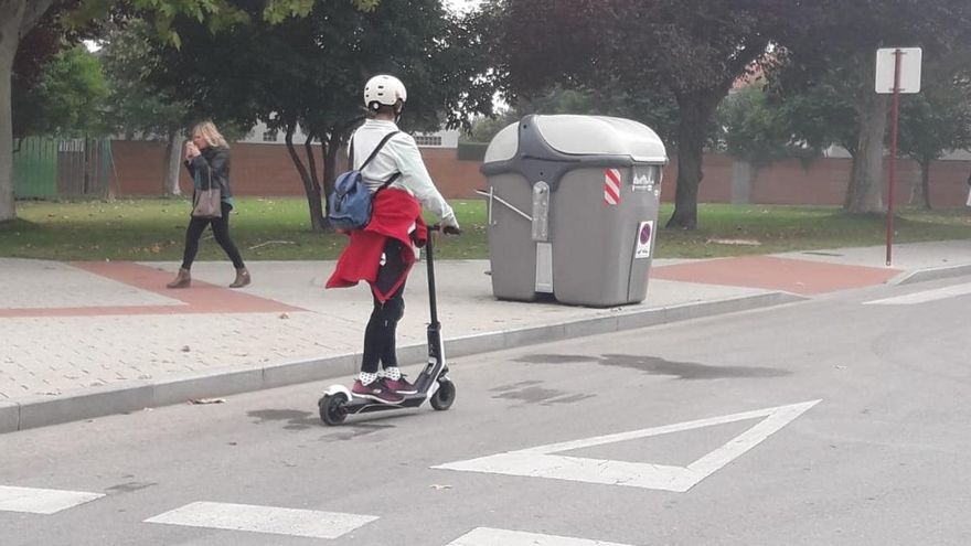 Incumplimiento de las normas de tráfico de un usuario de patinete en la ciudad de Albacete
