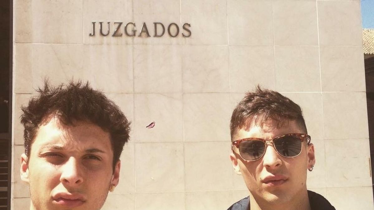Raperos Ayax y Prok defienden ante juez su libertad de expresión y sus letras como crítica social