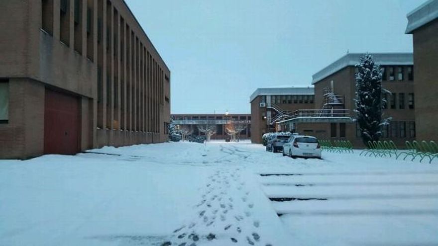 Nieve en el campus universitario de Vegazana