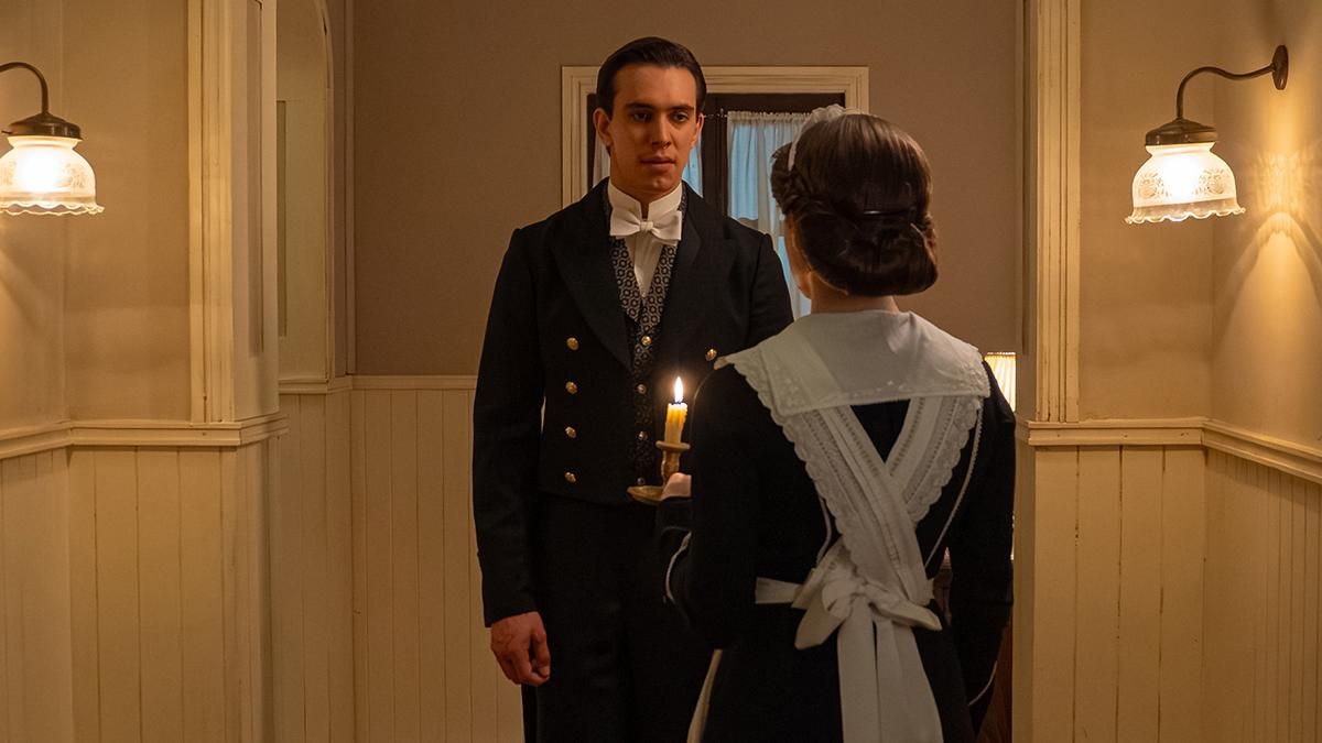 Carlo y Estefanía, en una escena de 'La Promesa'