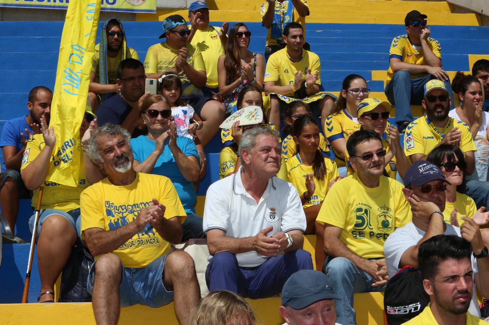 Homenaje a la afición de la UD Las Palmas (ALEJANDRO RAMOS)