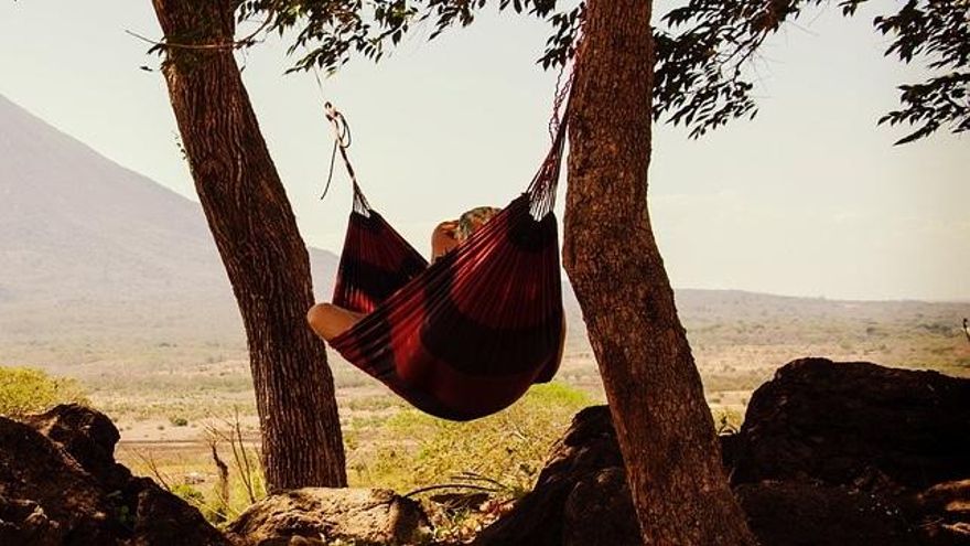 Siestas en verano: qué beneficios tienen y cuánto deben durar