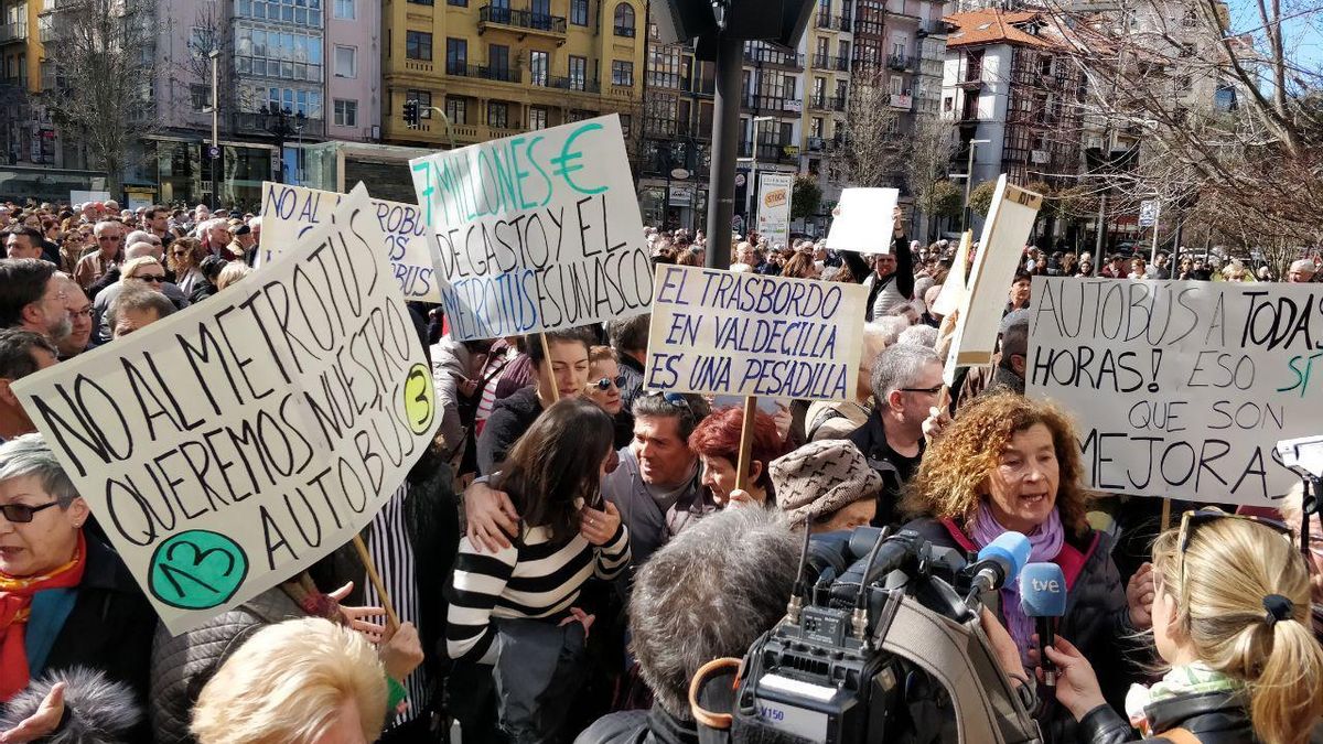 Las concentraciones en Santander contra el Metro-TUS han sido respaldas por cientos de personas.