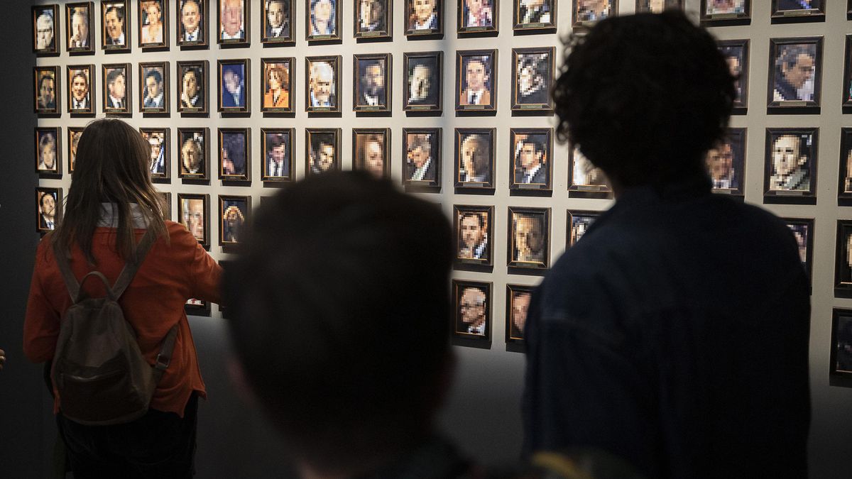 Palco de honor, de Paula Artés, dins ‘Citissimum Altissimum Fortissimum’ al Santa Mònica