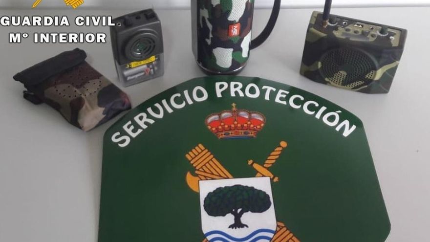 Sorprendidos dos cazadores utilizando reclamos electrónicos para la caza de zorzales en Letur (Albacete)