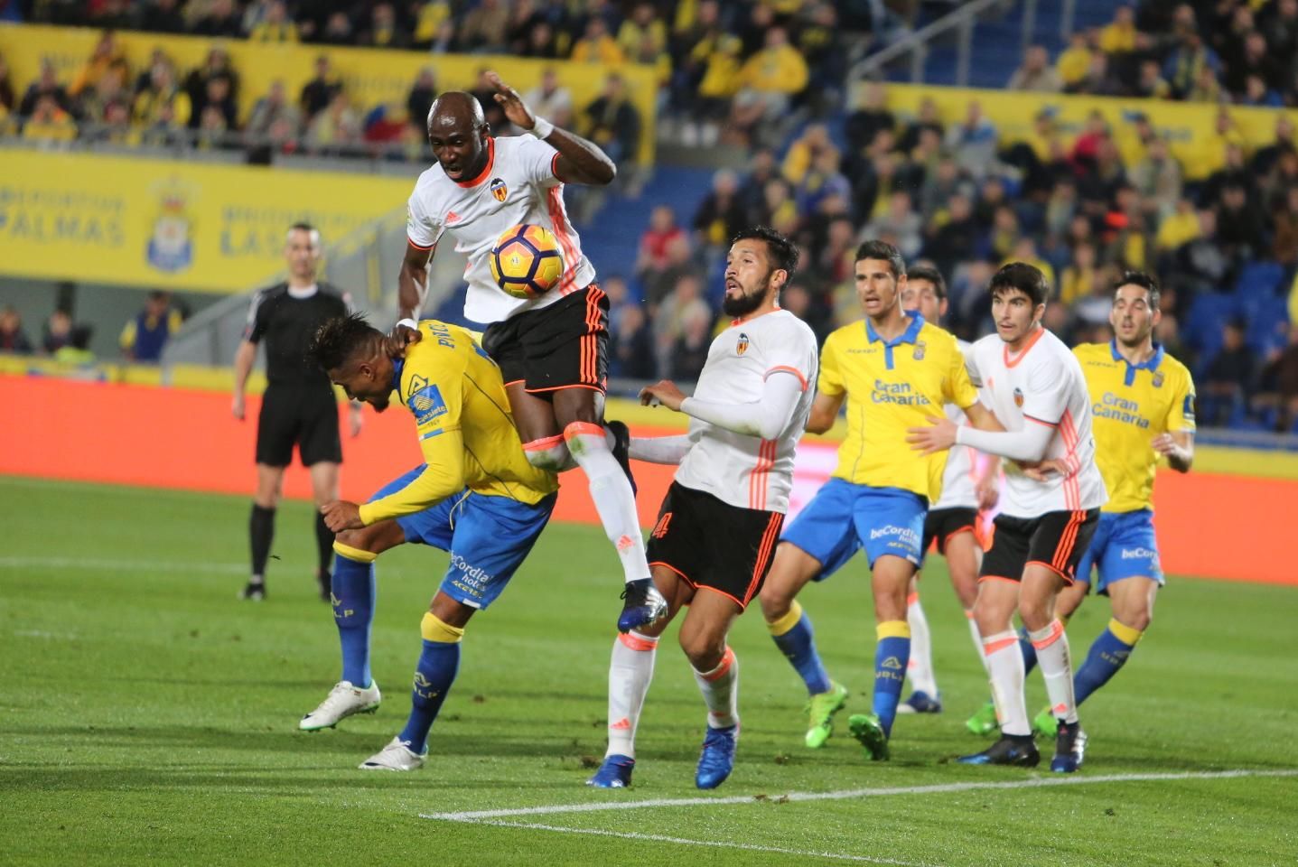 Imagen del encuentro entre la UD Las Palmas y el Valencia CF. Alejandro Ramos.