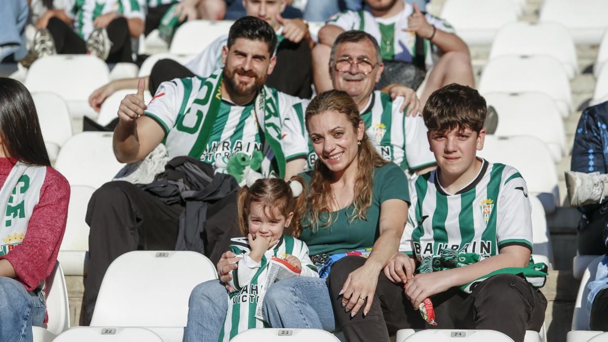 Grada Blanquiverde del Córdoba CF - CD Mirandés