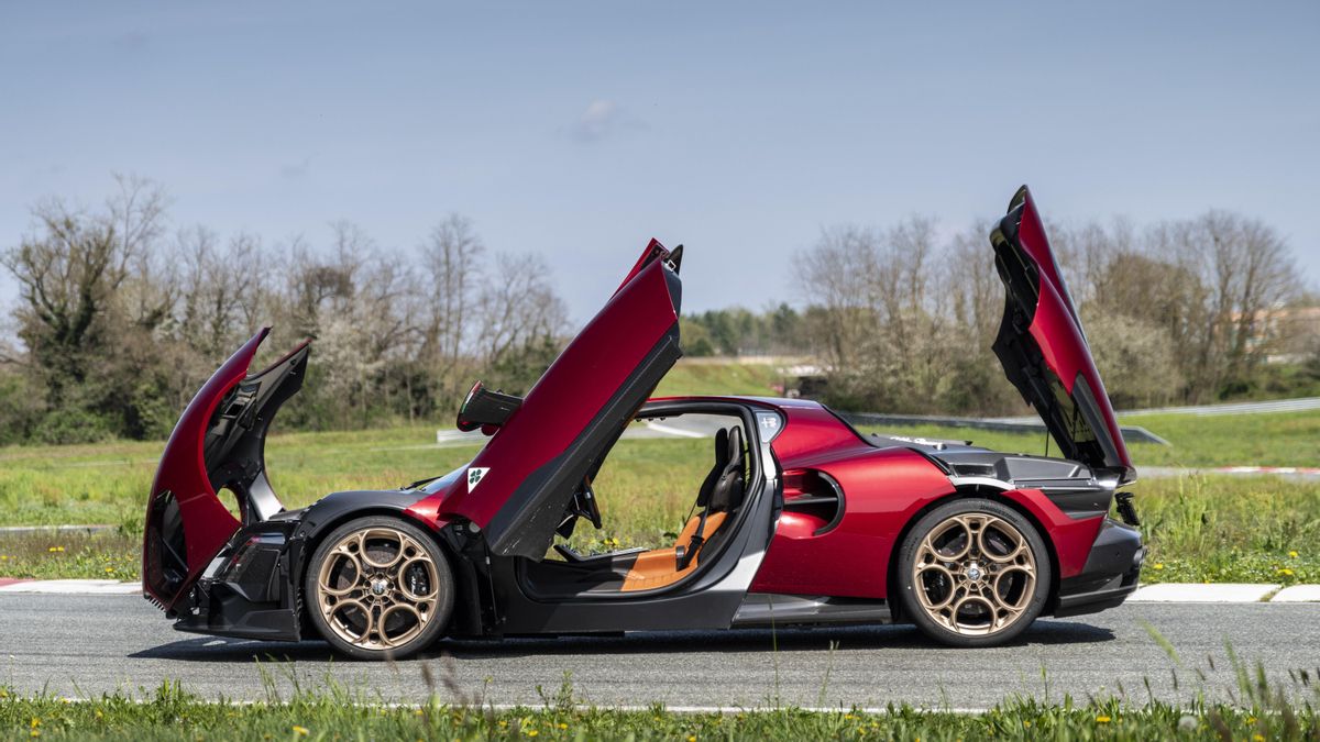 En esta vista lateral, la joya de Alfa sugiere un 'transformer'.
