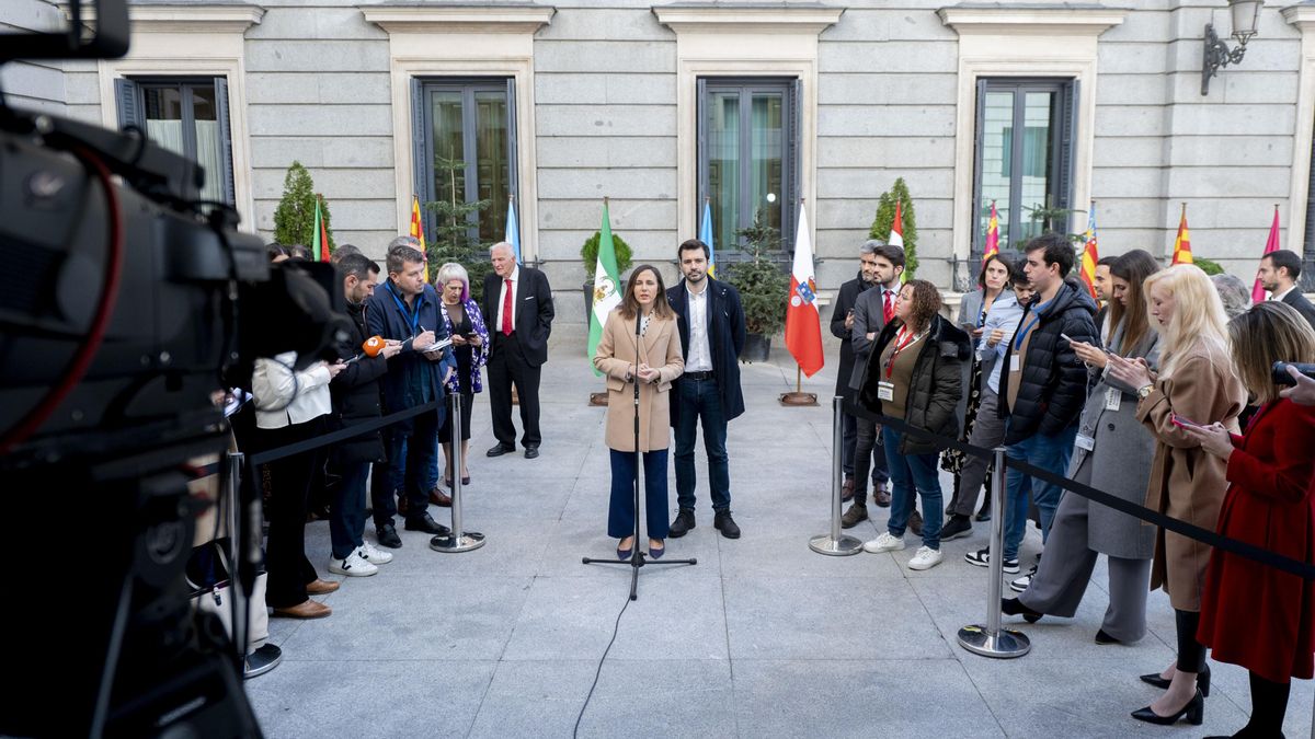 La secretaria general de Podemos, Ione Belarra, interviene antes del acto institucional por el Día de la Constitución, en el Congreso de los Diputados, a 6 de diciembre de 2024, en Madrid (España).