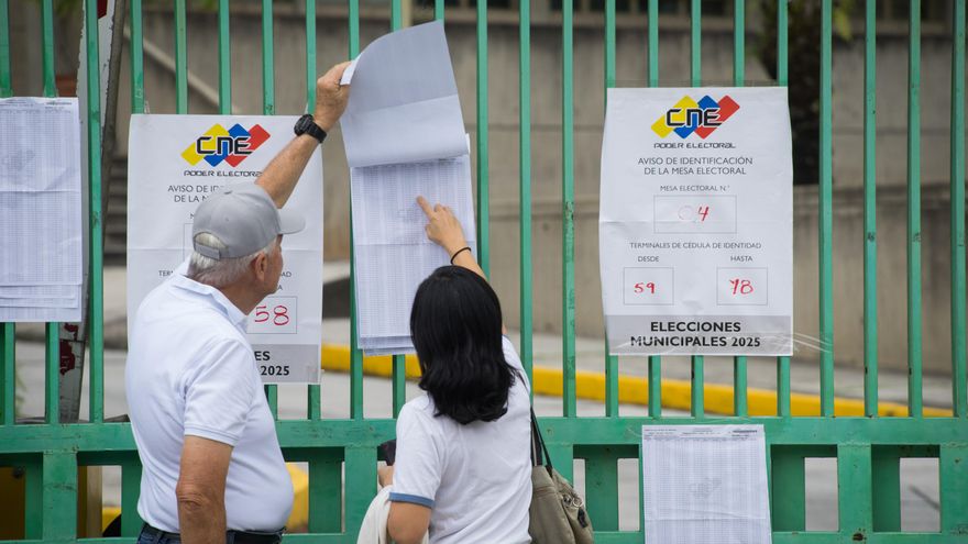 El Consejo Electoral extiende por dos horas más los comicios municipales en Venezuela