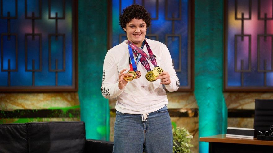 Broncano entrevistó a "la niña más peligrosa del mundo" y le cambió las preguntas clásicas