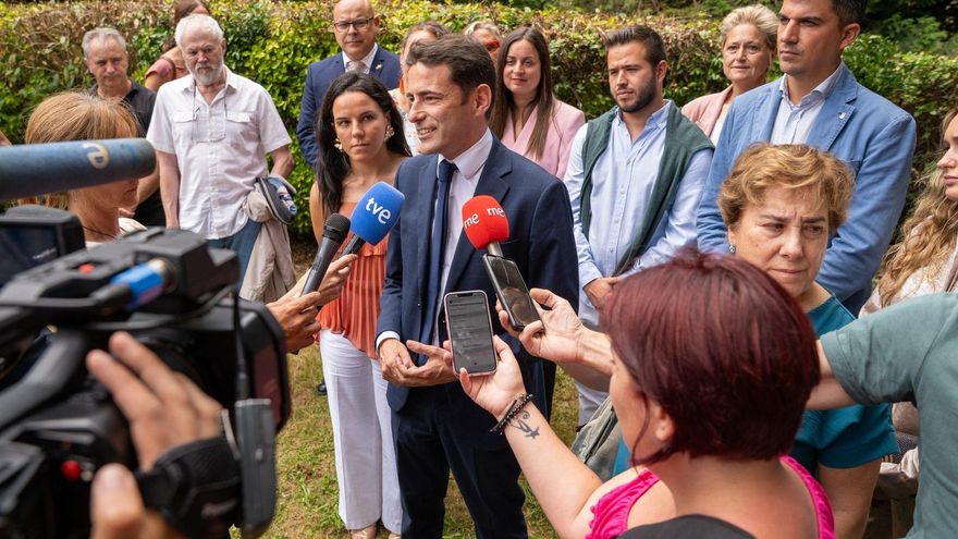 Casares en declaraciones a la prensa.