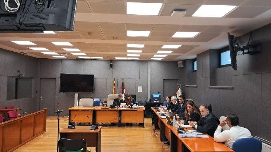 El acusado de las muertes de hombres en Bilbao en 2021 se enfrenta a otros 30 años de cárcel por presunto asesinato y estafa