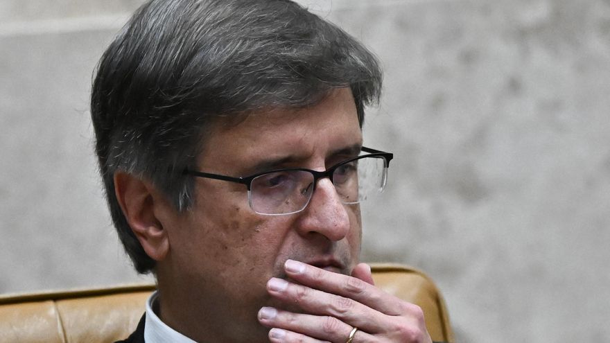 Un hijo de Bolsonaro acusa al fiscal general de "alucinaciones" y "confusión mental"