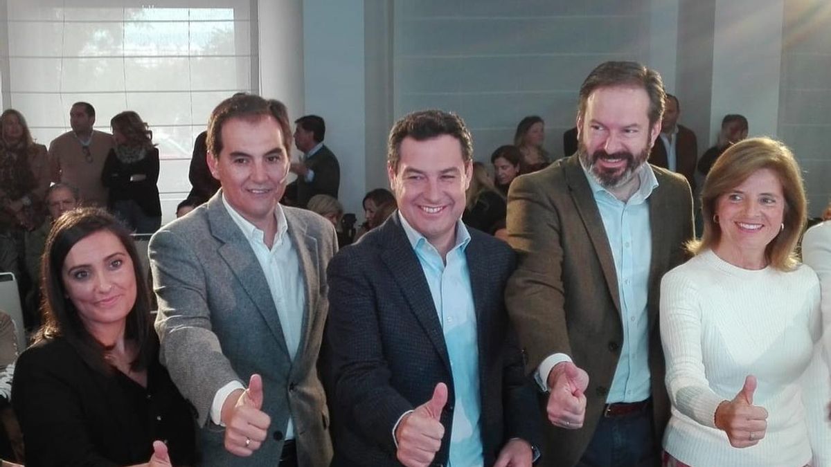 Juanma Moreno promete en su programa 600.000 empleos "en cuatro años" con una "bajada masiva de impuestos"