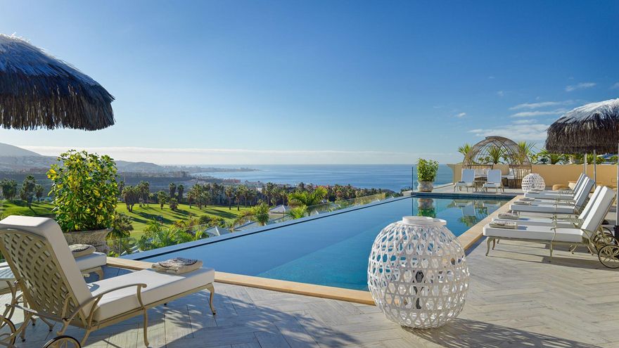 Vistas desde el hotel hacia la costa de Adeje, en Tenerife