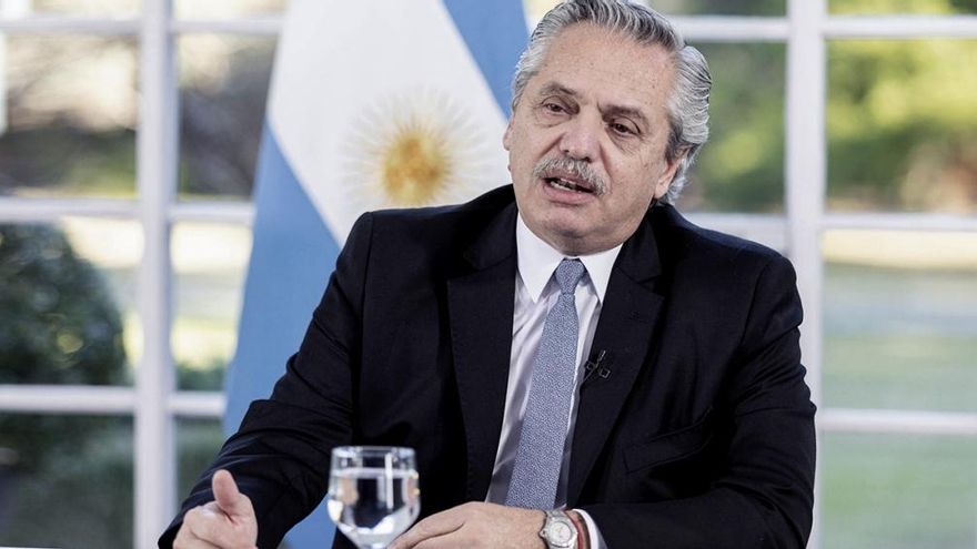 Giro en la televisación del fútbol: Alberto Fernández impugna la fusión FOX-ESPN