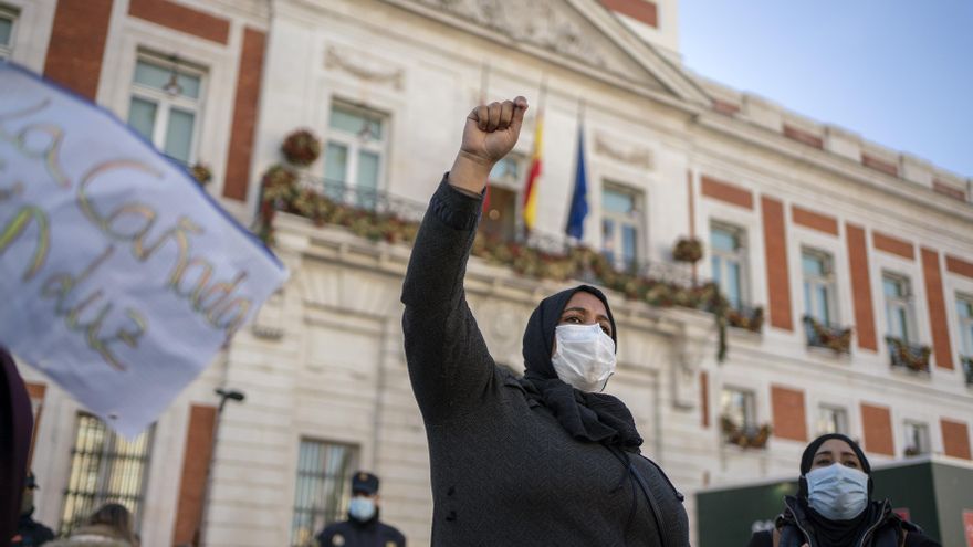 Manifestación de vecinas de la Cañada Real en la Puerta del Sol.