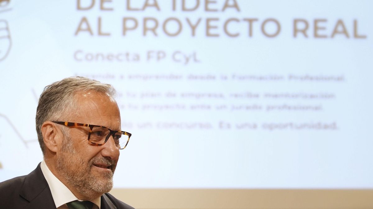 El candidato de Vox rechaza dar plazos para la investidura del presidente en Castilla y León e insiste en querer gobernar