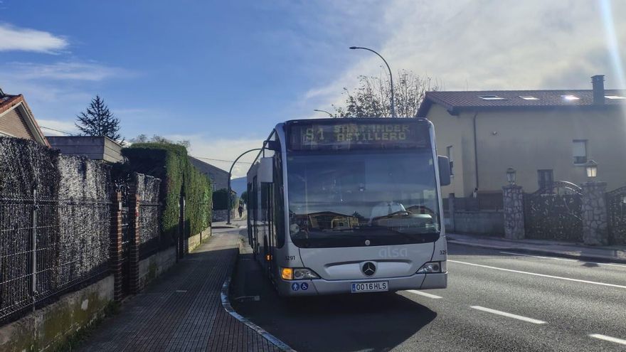 Camargo demanda al Gobierno el refuerzo de la línea de autobús S1 ante la saturación del servicio en horas