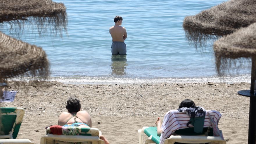 El verano arranca en Andalucía a lo grande con máximas de más de 40 grados
