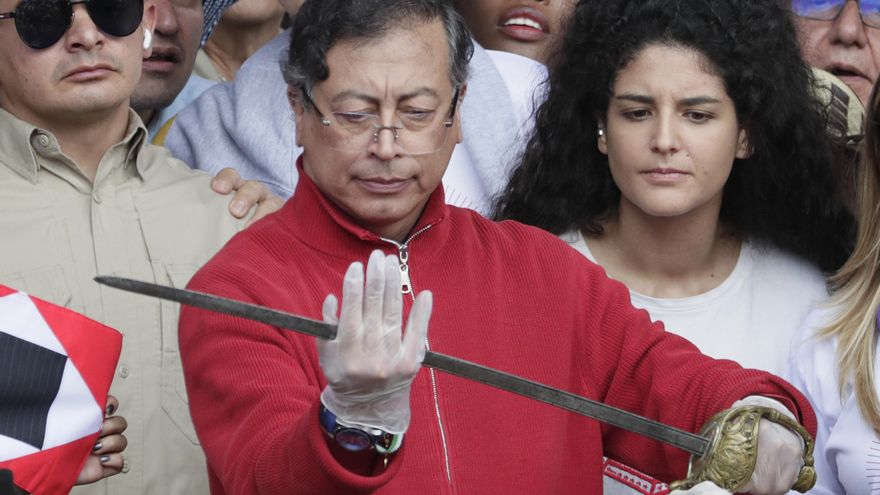 Petro toma la espada del Libertador para que guíe la consulta popular sobre reformas